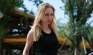 半夜美女来敲门免费